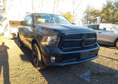 2021 Ram 1500 Classic Express 4X4 6'4 Box из США, поврежденный, VIN 1C6RR7FG6MS574341